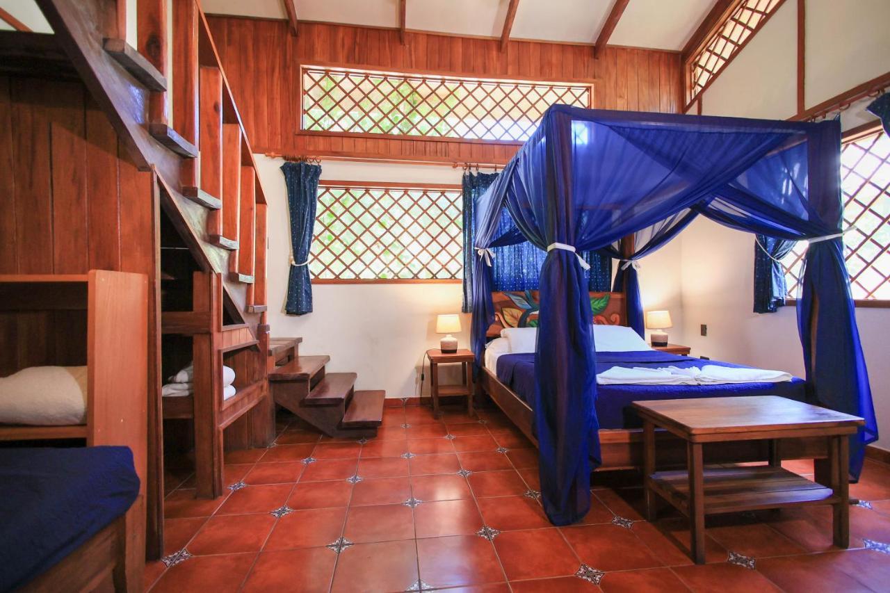 Hotel Casa Merlin Puerto Viejo de Talamanca Exteriör bild