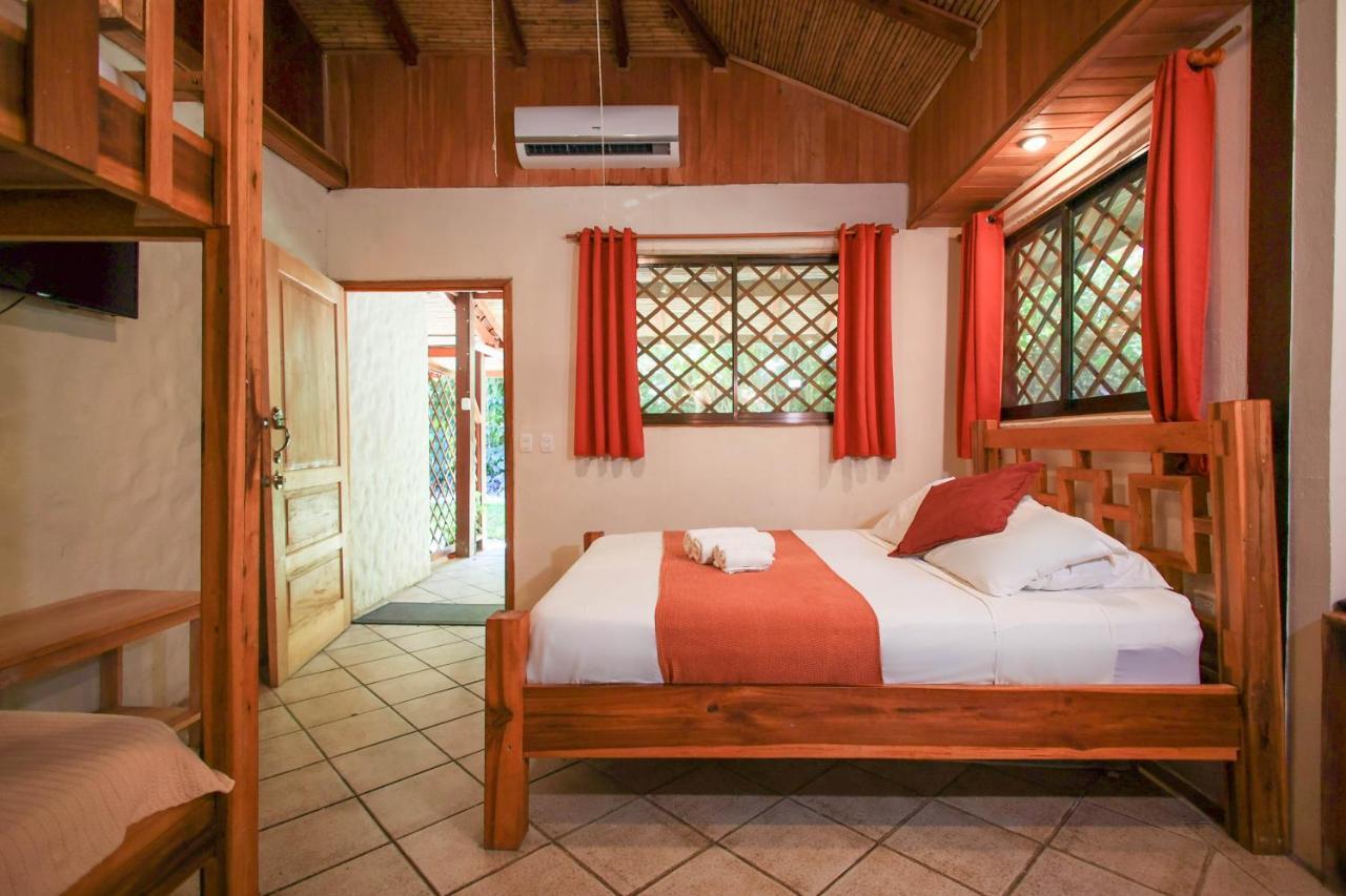 Hotel Casa Merlin Puerto Viejo de Talamanca Exteriör bild